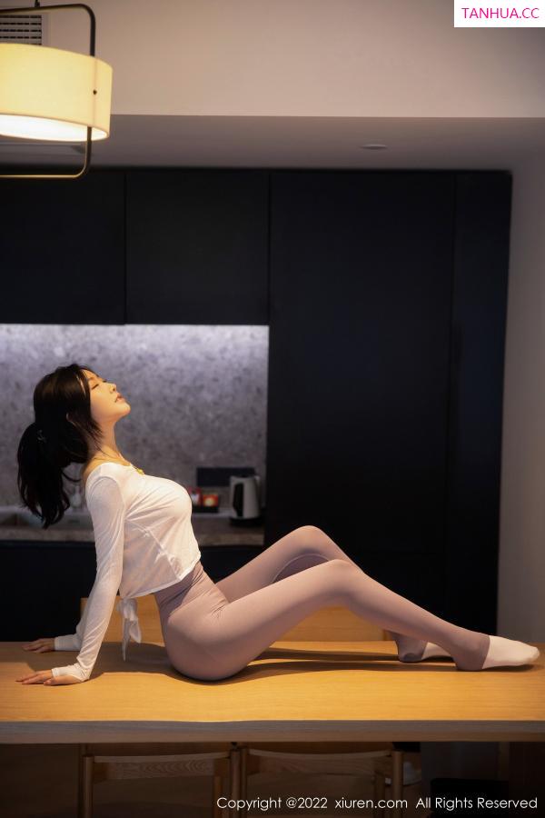   [XiuRen]高清写真图 2022.11.03 No.5799 苏苏阿 新人瑜伽服第19张图片